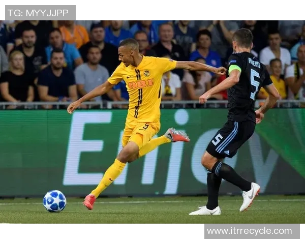 足球明星与儿子激情对决视频引发热议父子情深尽显运动魅力